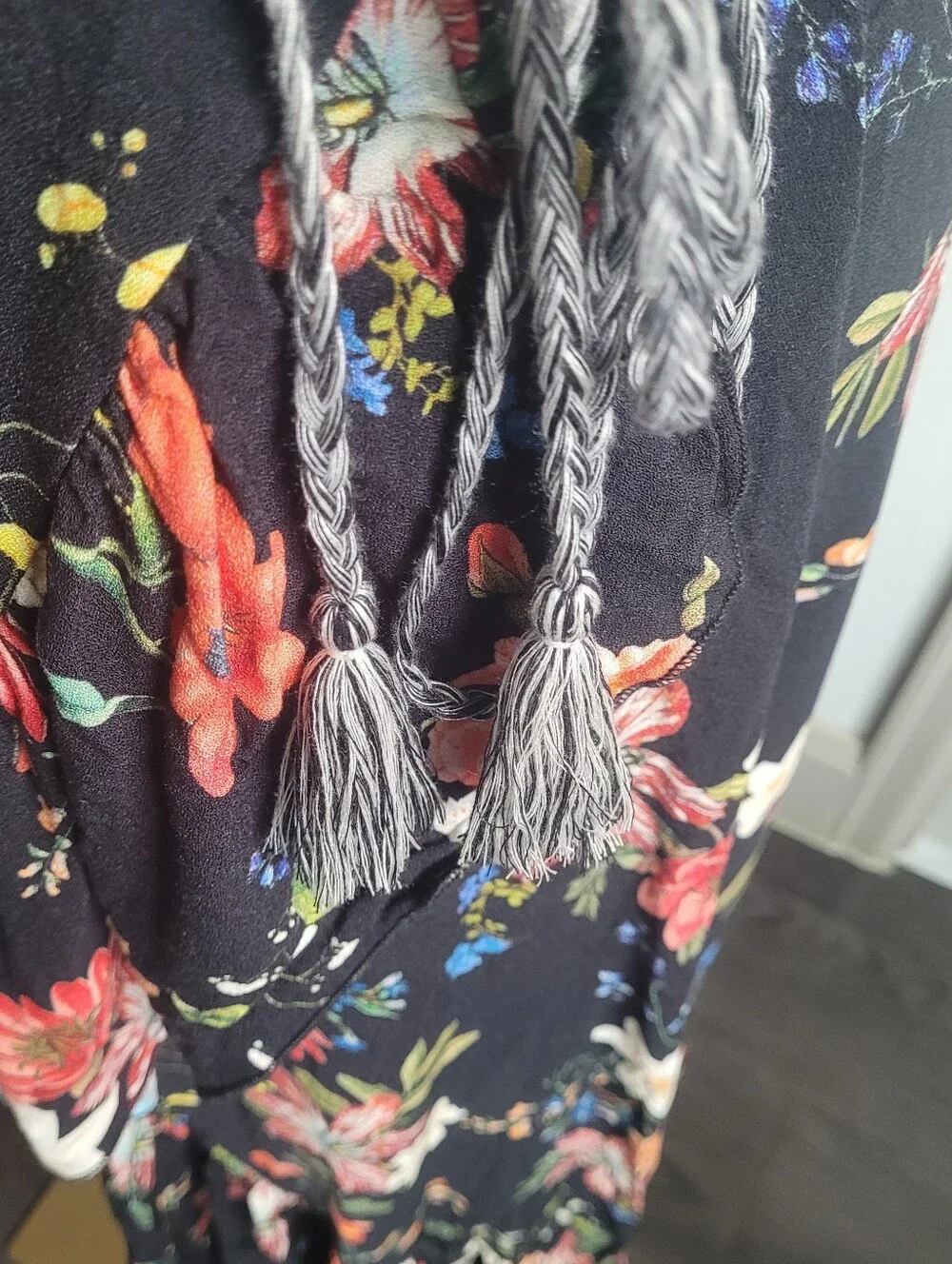 FARM Rio Black Tropical Floral Ruffle High-Low Wrap Skirt Tassels Medium M Boho - Picture 4 of 8
